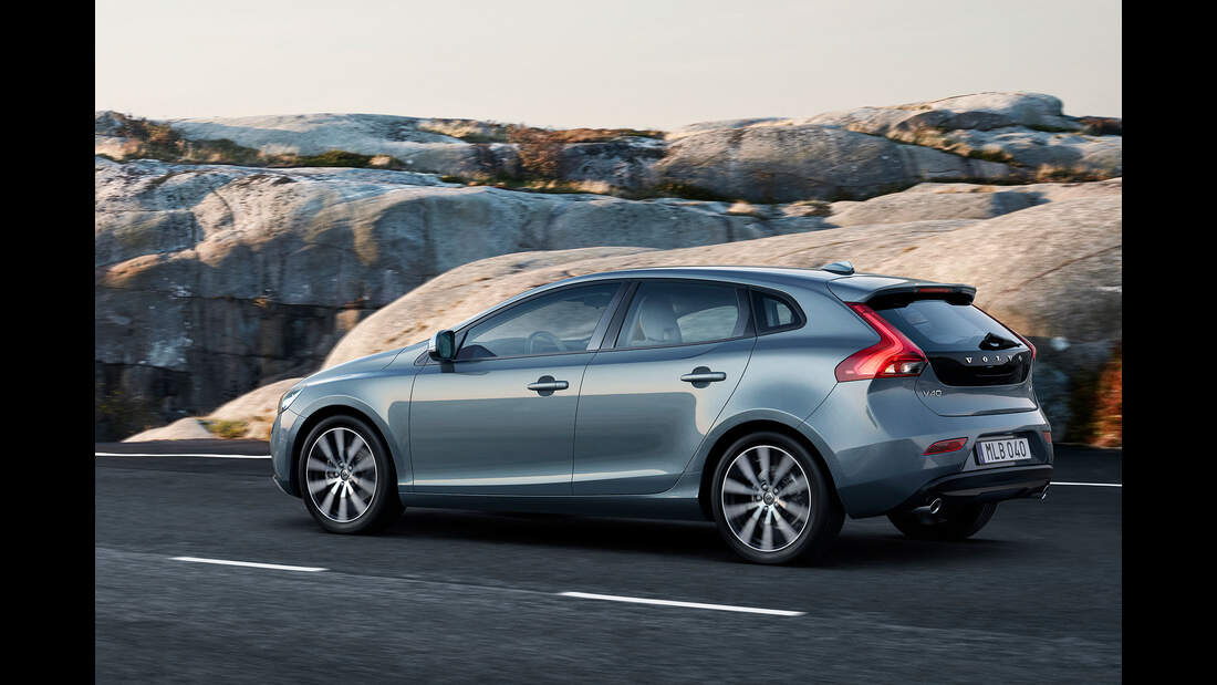 Volvo V40 Geht Während Der Fahrt Aus Volvo V40 Facelift in Genf | AUTO MOTOR UND SPORT