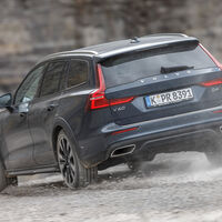 Volvo V60 Cross Country D4 AWD Pro, Exterieur