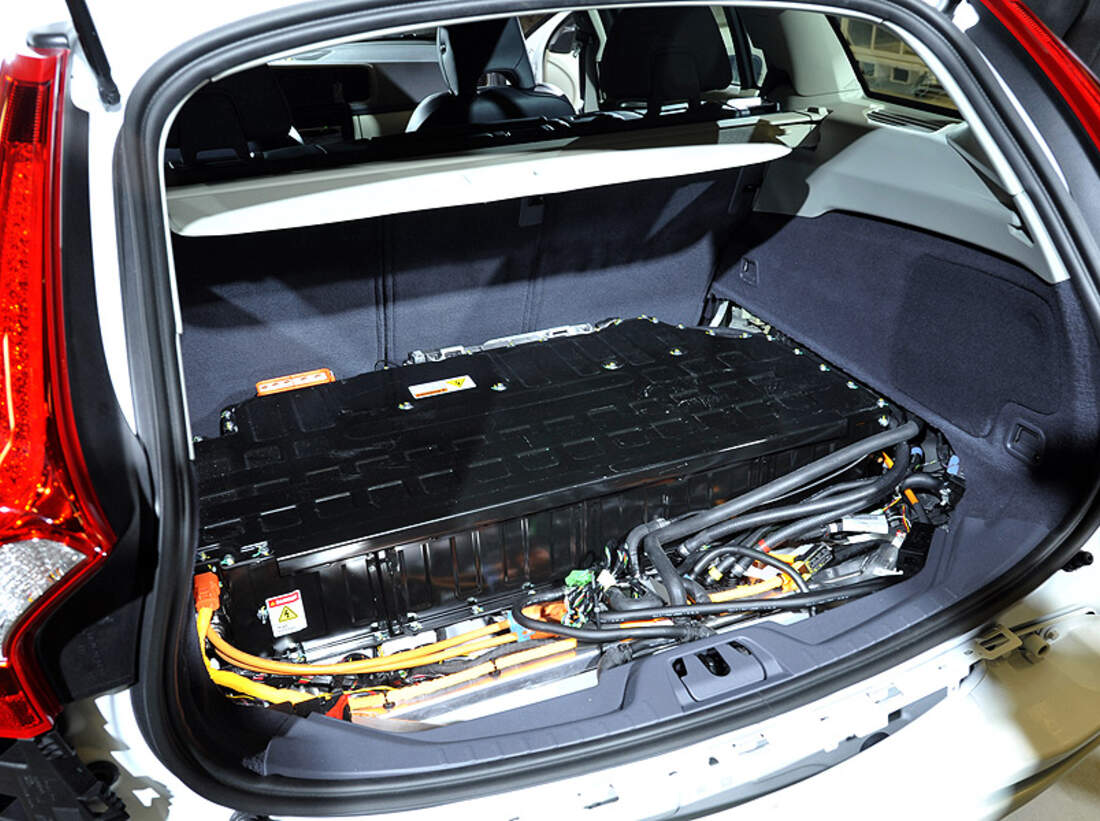 Volvo V60 PluginHybrid im Fahrbericht Nordische Kombination auto