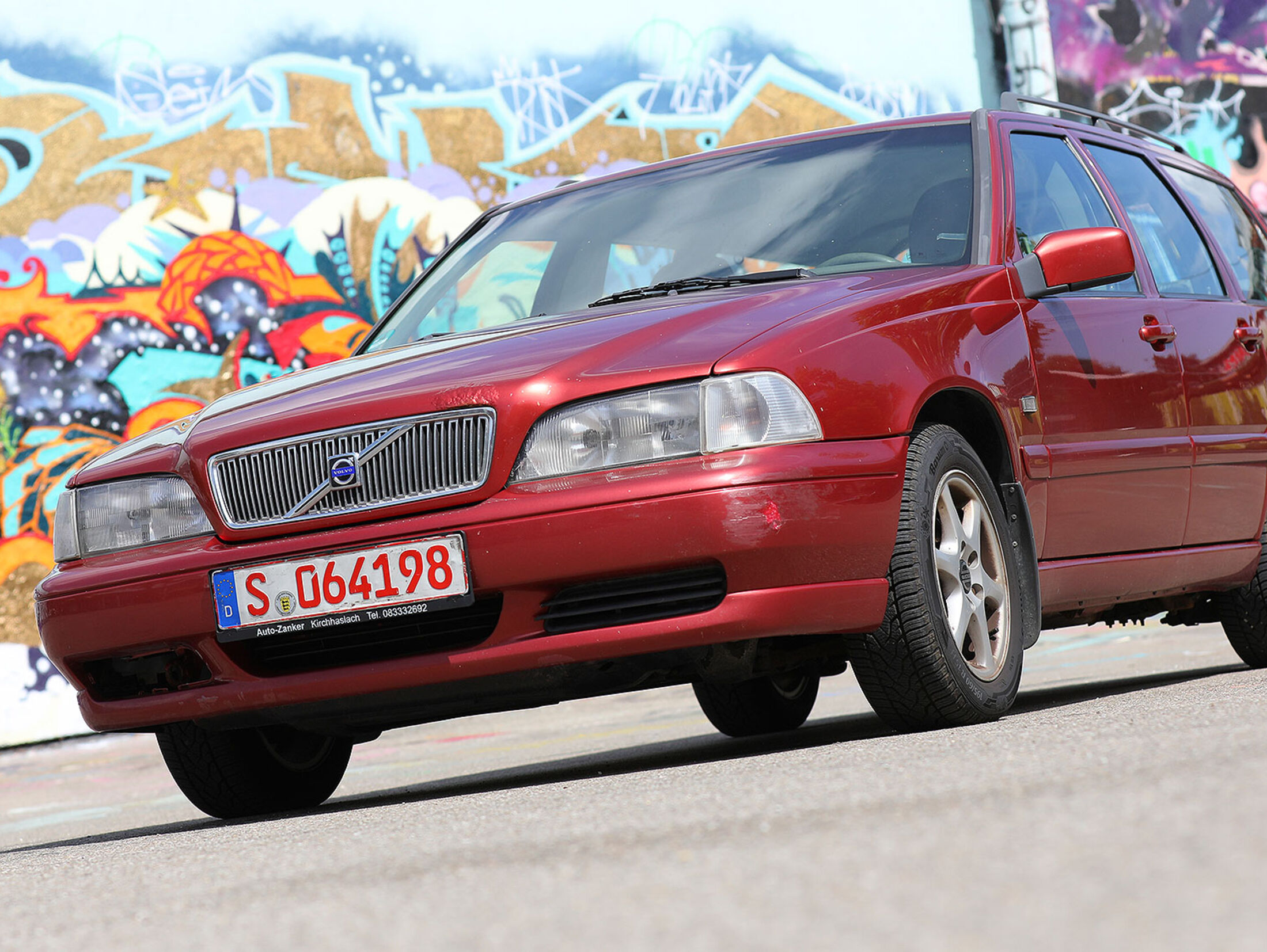 KKW Volvo V70 2.4 Turbo, - Fahrzeuge und Technik 21.03.2023 - Erzielter  Preis: EUR 850 - Dorotheum