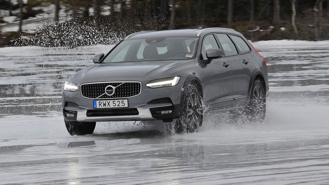 Volvo V90 Cross Country (2017)