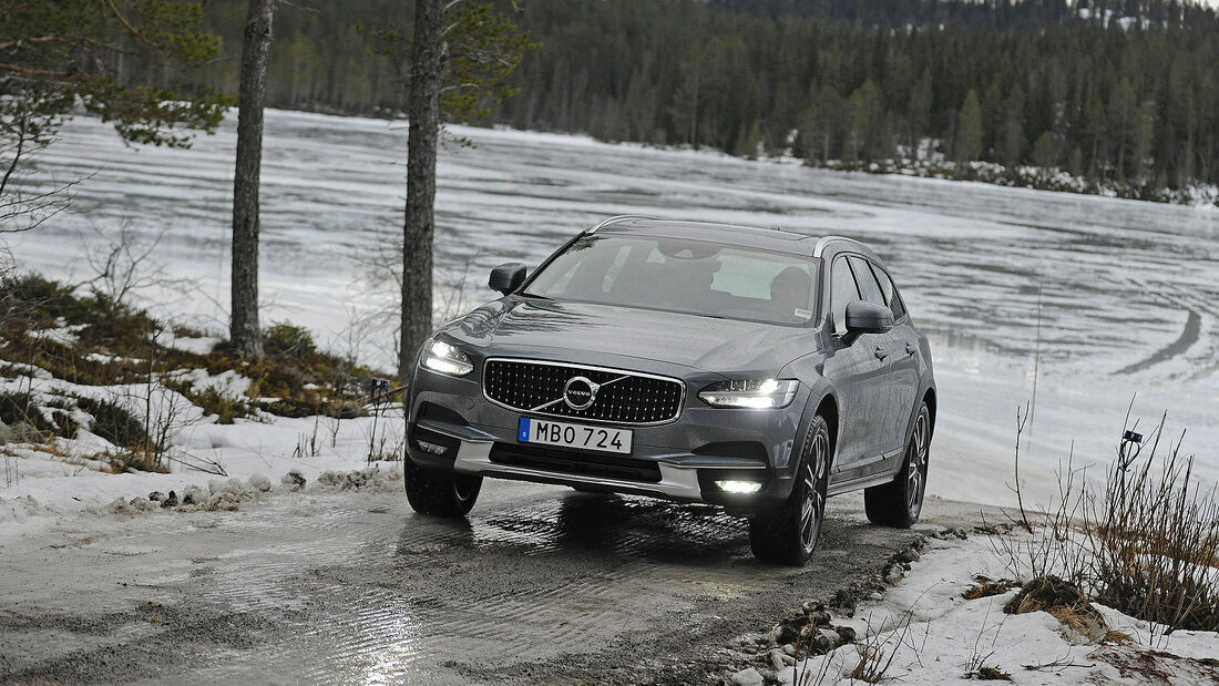 Volvo V90 Cross Country (2017)