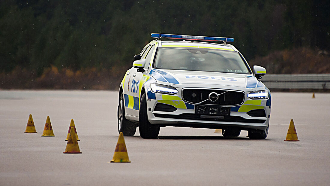 Volvo V90 Polizeiauto