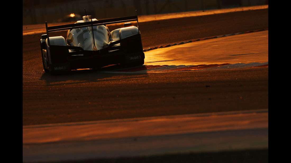WEC Bahrain 2015 - Porsche - Webber - Hartley - Bernhard