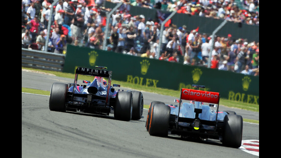 Webber vs. Button - GP England 2013