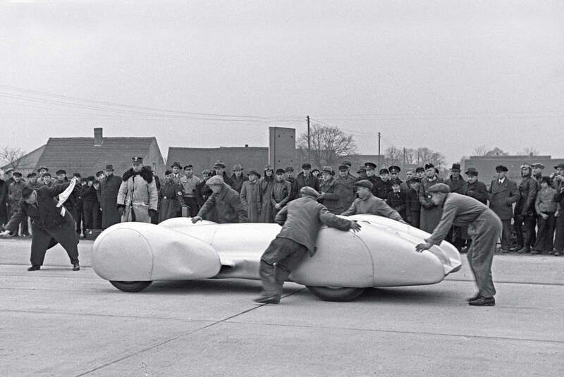 Weltrekordfahrt 1939, Seitenansicht