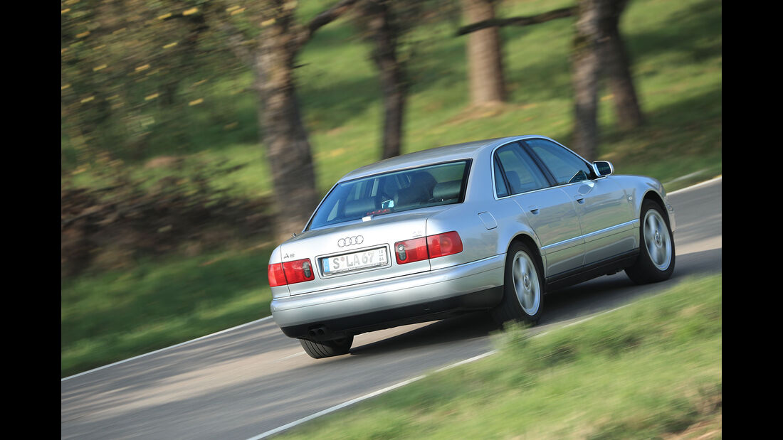 Youngtimer-Fahrbericht-Audi-A8-4.2-Heck