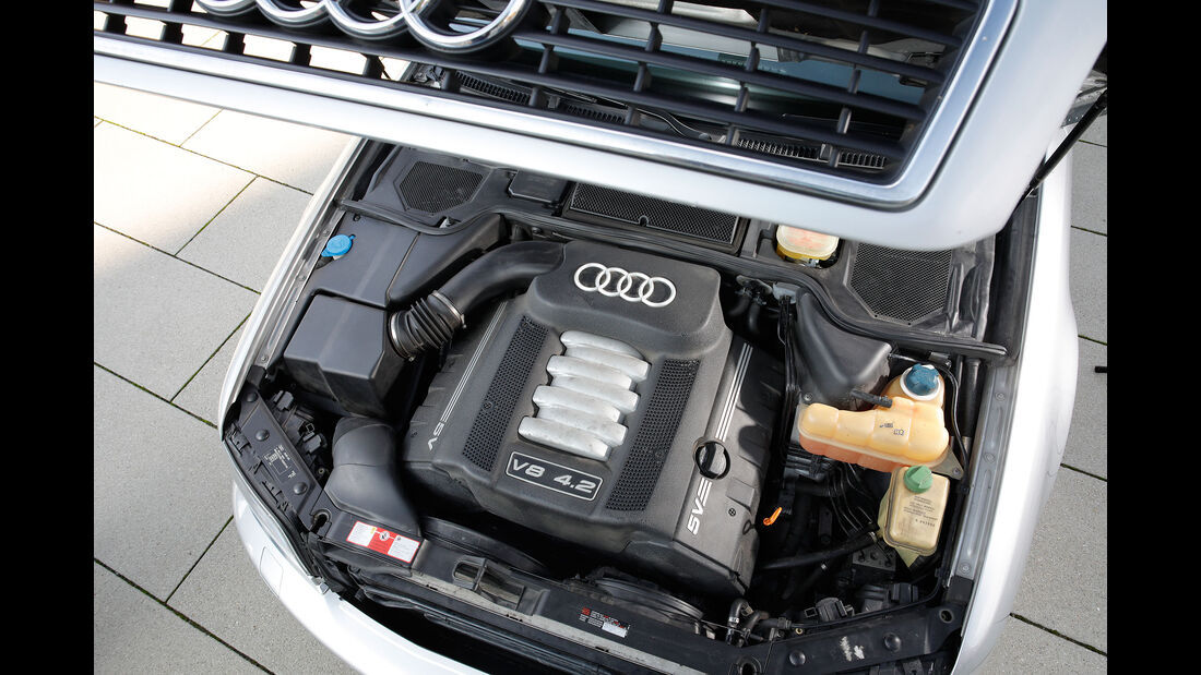 Youngtimer-Fahrbericht-Audi-A8-4.2-Motor