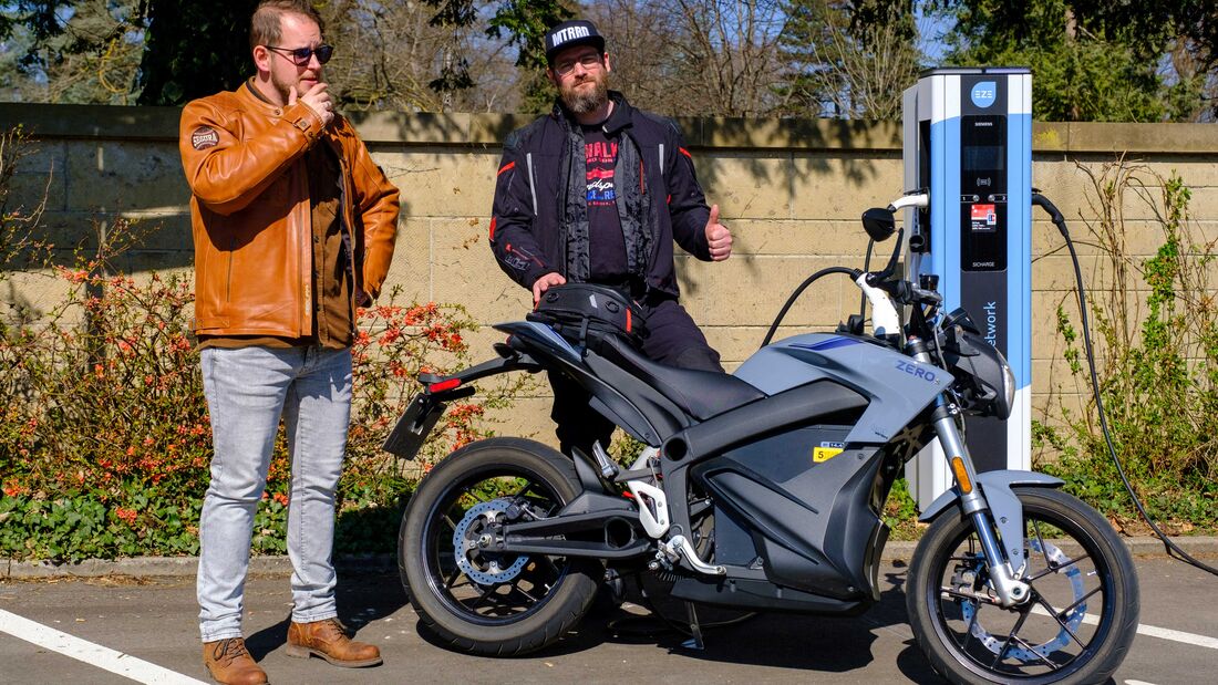 E-Motorrad Zero S 11 kW: 59 PS mit dem B196-Schein fahren