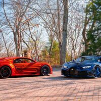 Zwei Bugatti Chiron Super Sport