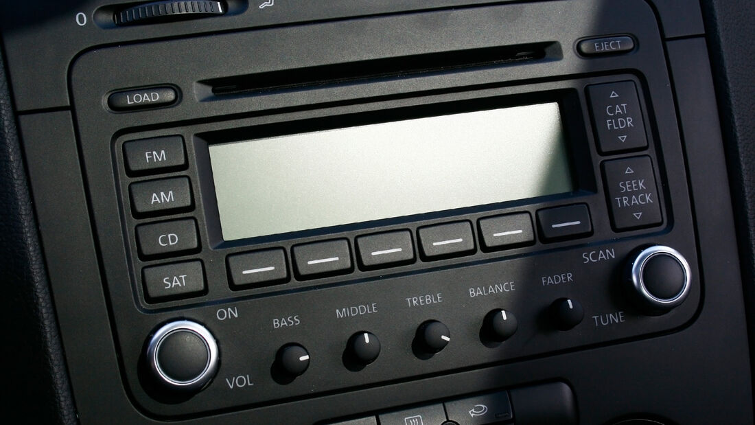 älteres Autoradio, Auto-Stereoanlage