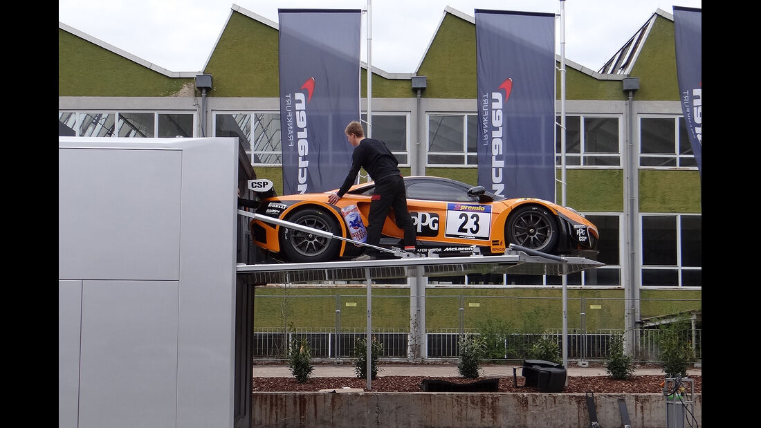 auto motor und sport beim 24h-Rennen Nürburgring, McLaren MP4-12C GT3 