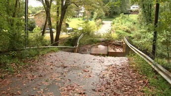eingestürzte Brücke in Hickory Woods