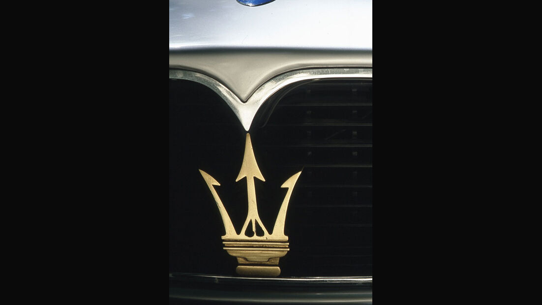 goldener Maserati-Dreizack