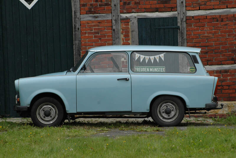 hellblauer Trabant