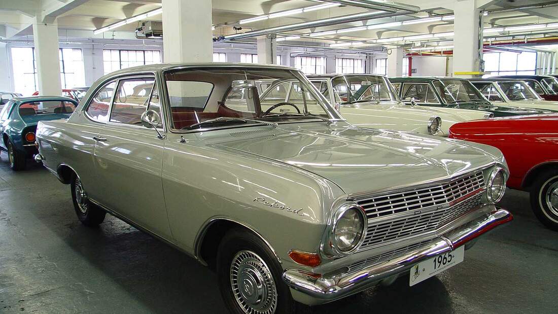 Minichamps 1:43 Opel Rekord C Baujahr 1966-72 Hellb Produktbild-Vorschau 10