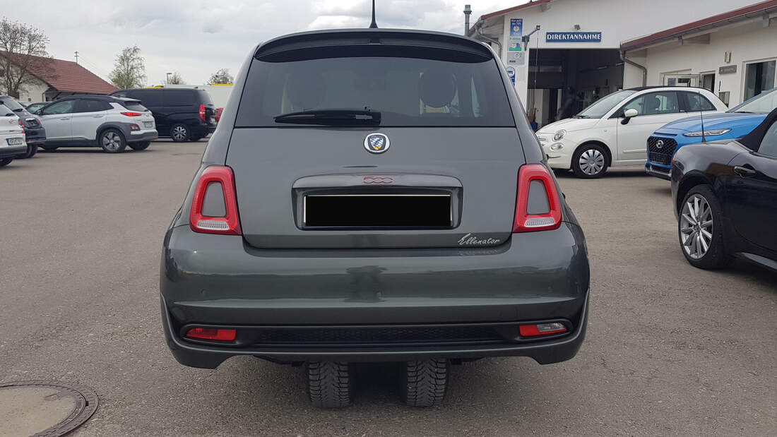 Fiat 500 Mit Zwei Reifen In Der Mitte Vierrädrige Dreiräder für Führerschein-Frühstarter | AUTO MOTOR UND SPORT