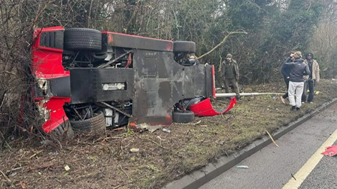 Wertvoller-Ferrari-F40-in-England-verungl-ckt-Techniker-crasht-2-5-Millionen-Euro-Sportwagen