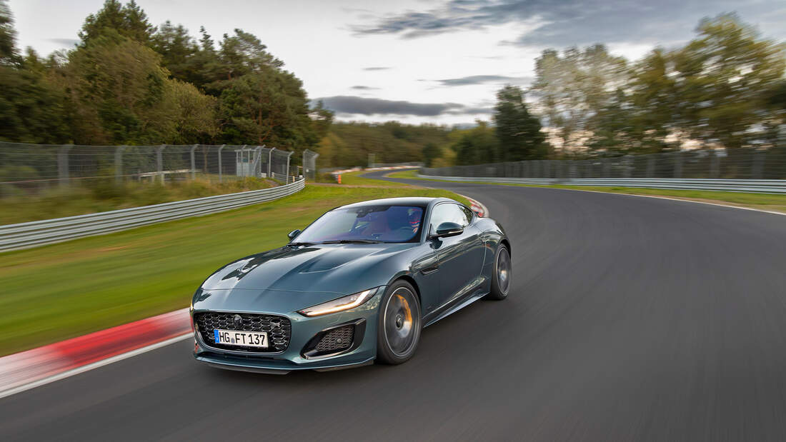 Jaguar-F-Type-R75-Coup-im-Supertest-Rock-am-Ring-im-Sondermodell