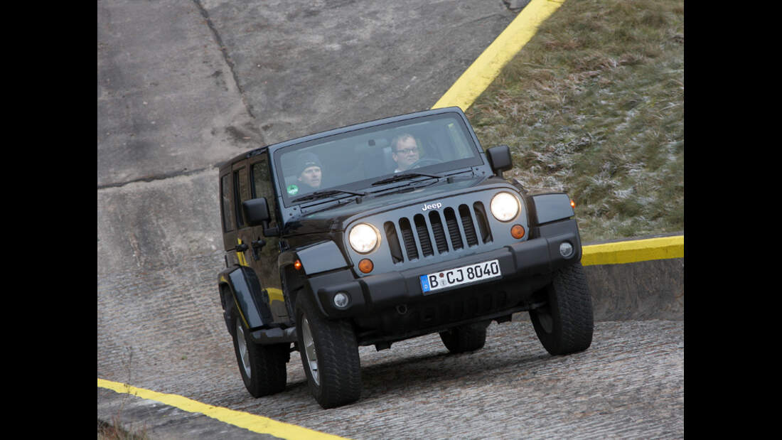 Jeep Wrangler Unlimited 2.8 CRD im Supertest | AUTO MOTOR UND SPORT