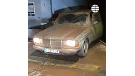 Dieser Mercedes 300D der Baureihe W123 sprang nach einer Überflutung in Spanien wieder an.