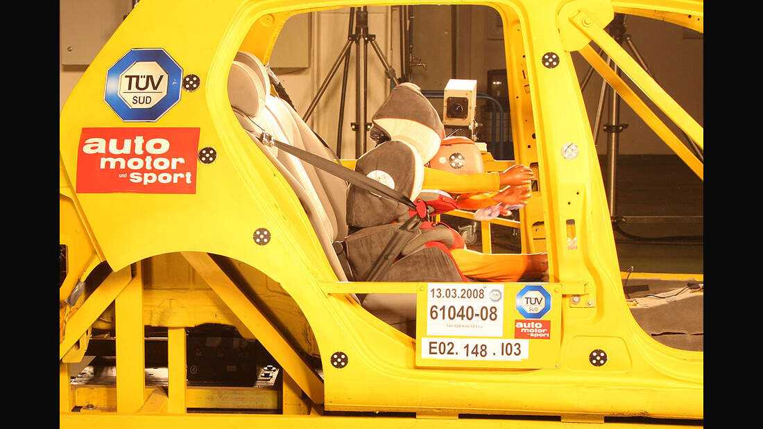 Sicherheit im Auto - Alles über Assistenzsysteme und Crashtests | AUTO ...