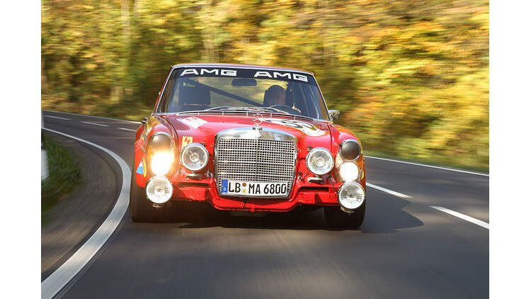 Mercedes Benz 300 Sel Amg Im Fahrbericht Die Rote Sau Von Amg Auto Motor Und Sport