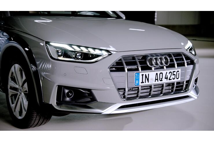 Oldtimer - Kategorie: AUDI - Bild: Audi A4 allroad mit CarSign