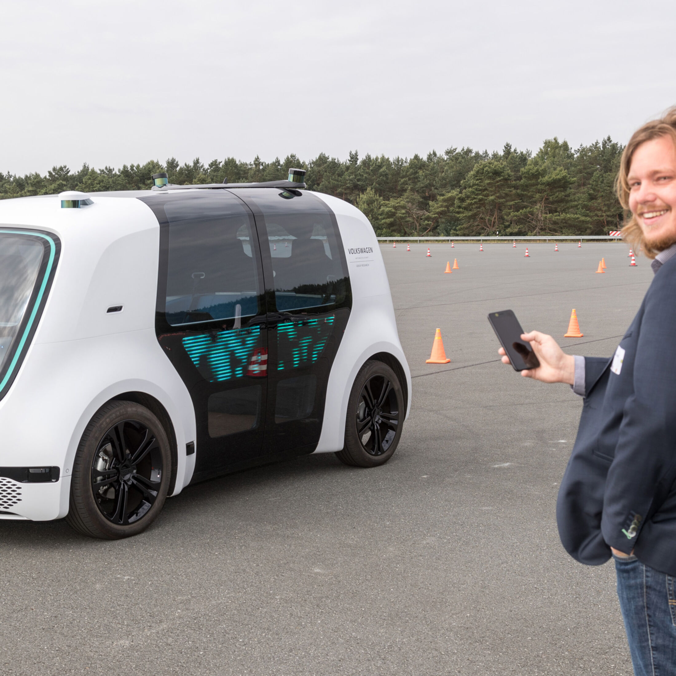 VW Sedric: Mitfahrt im autonomen Elektro-Auto