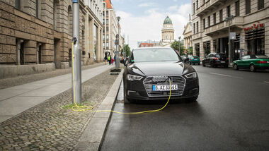 ubitricity und ebee geben Produktpartnerschaft bekannt - Laternen-Lader fŸr Elektroautos